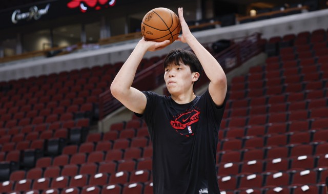 开云体育-媒体人：杨瀚森需要这样的比赛积累自信 未来在NBA才能把握住机会